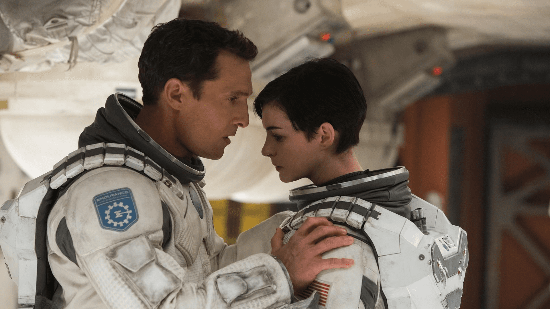 Matthew Mcconaughey and Anne Hathaway in Interstellar